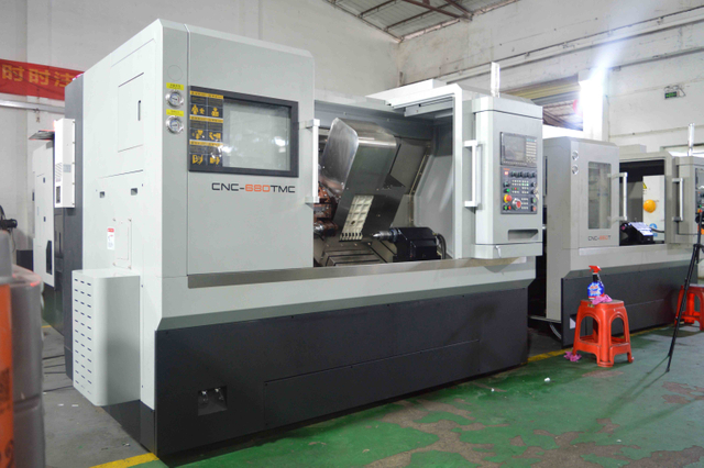 CNC Lathe Machine CNC-680TMC