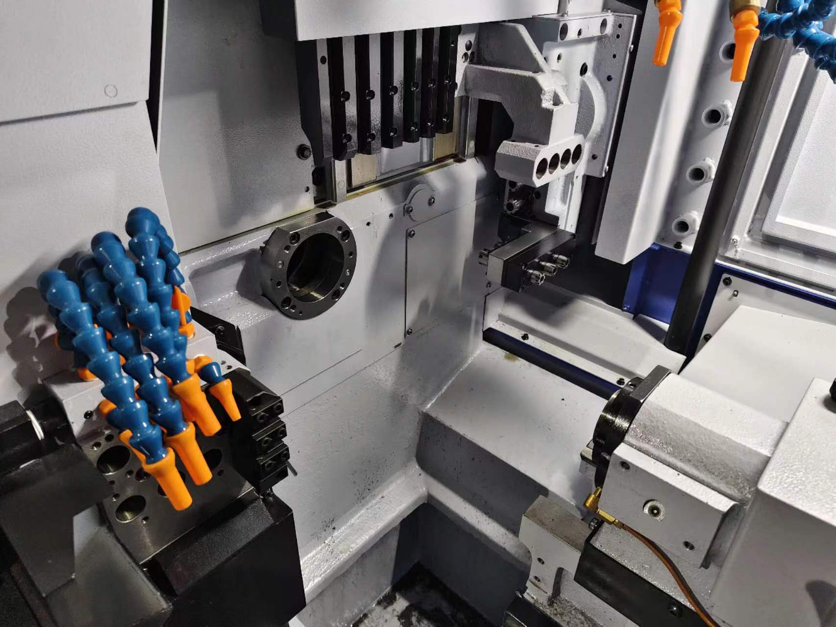 Swiss type cnc lathe